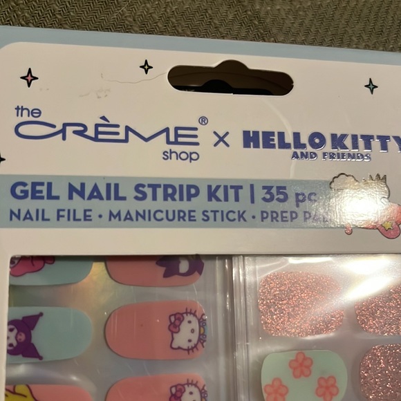 The Crème shop x Hello kitty gel nail strip kit 35 pcs NIB - Picture 4 of 5